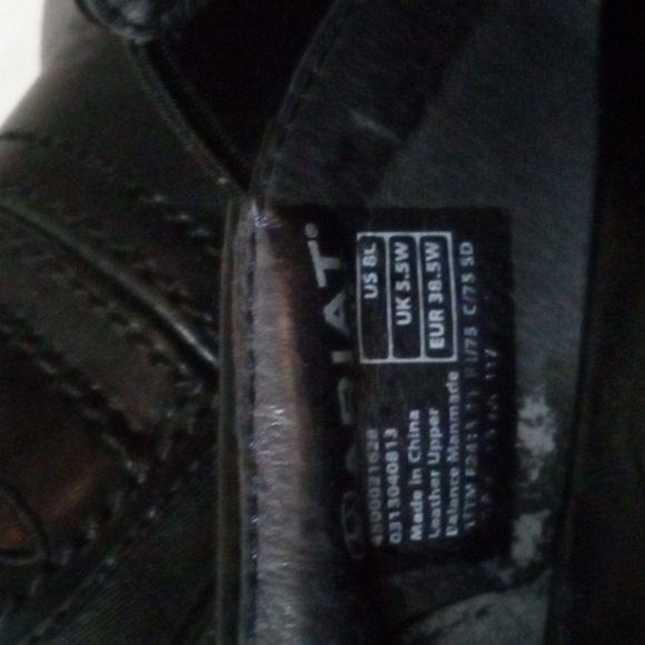 Ariat Leather Slip on Shoes US 8C, Black, Slip resistant, non marking. pre-owned - Picture 6 of 11